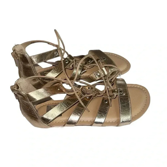 DV Dolce Vita Golden Rose Curse Gladiator Flat Sandal Size 1 - Picture 2 of 7